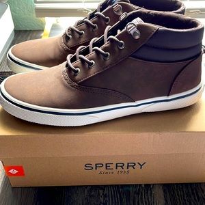 Brand New halyard storm chukka brown boots, Size 9.5